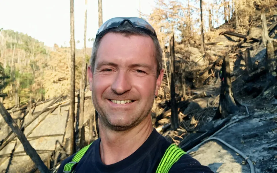 Fotky a videa vám něco řeknou, realita byla ale mnohem horší, říká velitel hasičů zasahujících v Hřensku.