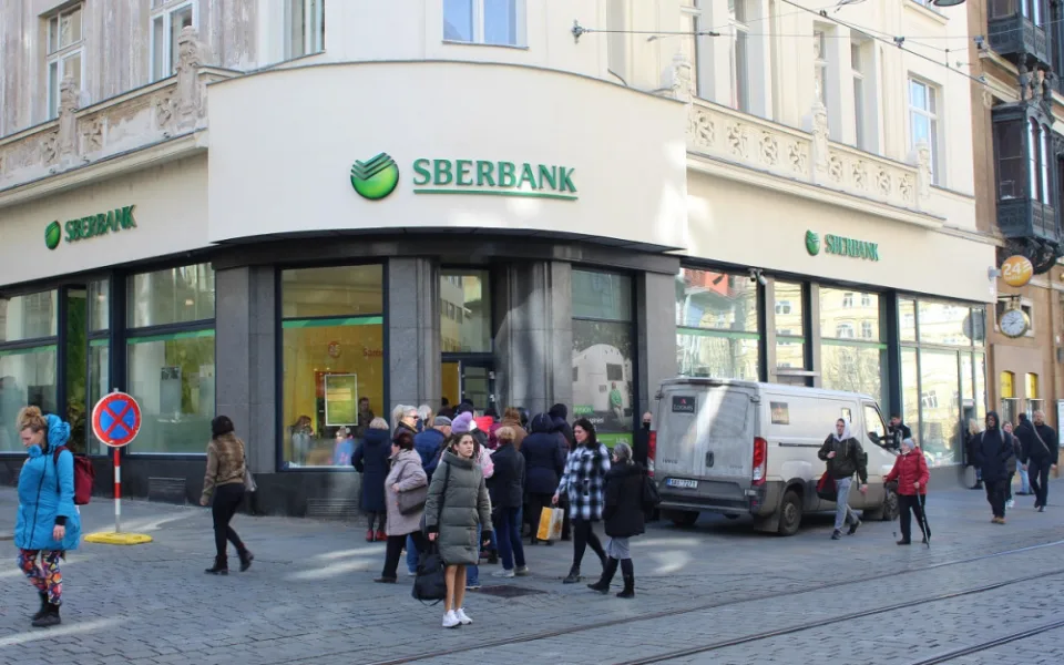 size4-16461624754095-60-vklady-klientu-na-uctech-koncici-sberbank-jsou-pojisteny-hypoteky-se-museji-dal-splacet