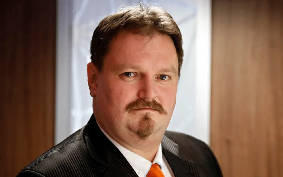 Petr Bartoň.