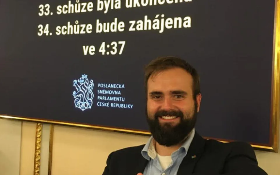 Šestice poslanců a dva senátoři nemají v pořádku majetkové přiznání.