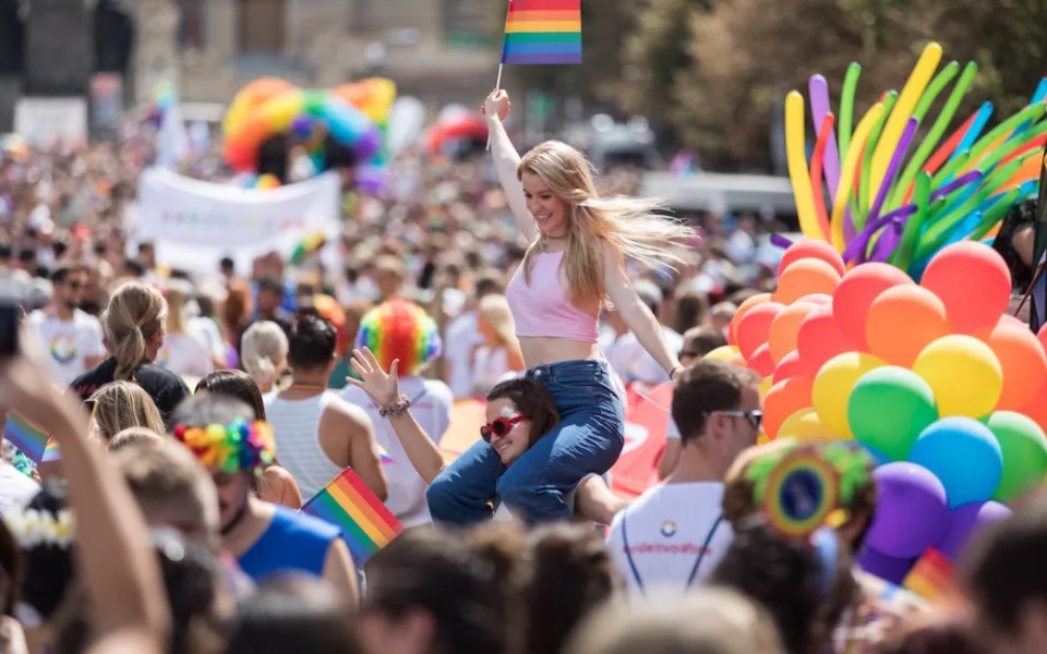 size4-16599377845971-241-mos-pride2018-136-1080x0-c-default