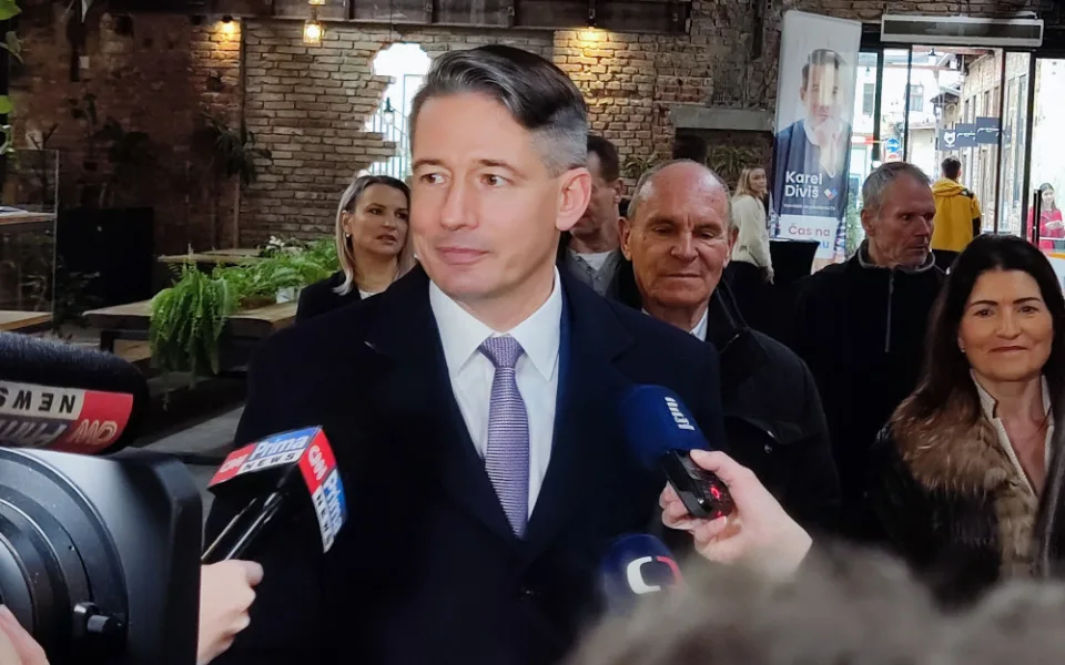 Podcenil jsem předvolební průzkumy, říká o volbách Karel Diviš. Ve veřejném životě chce zůstat.