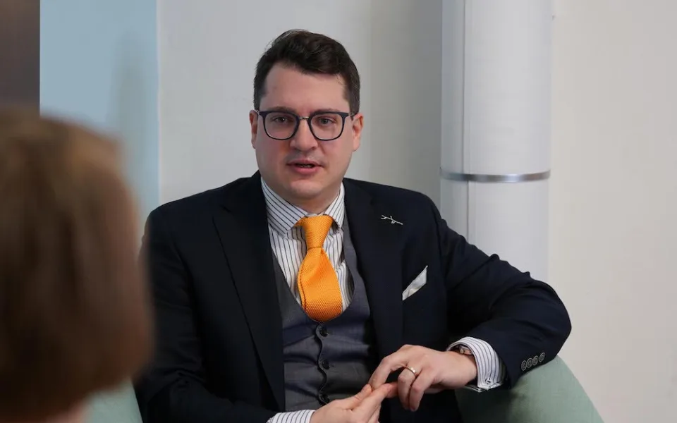 Nové návykové látky potřebují především regulovat. Zákaz by přinesl negativní důsledky, říká adiktolog Tomáš Jandáč.