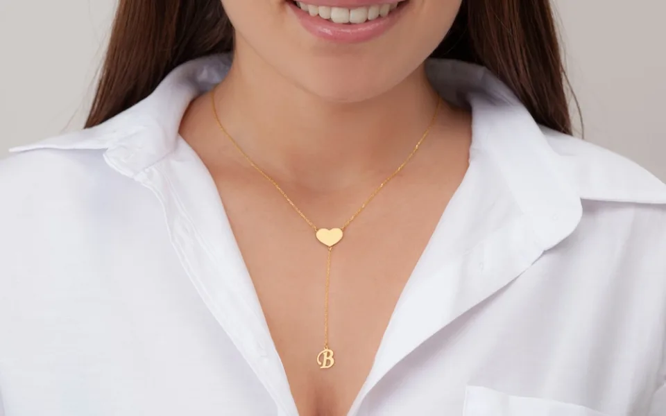 Copyright (c) 2022 1jewelry/Shutterstock.  No use without permission.