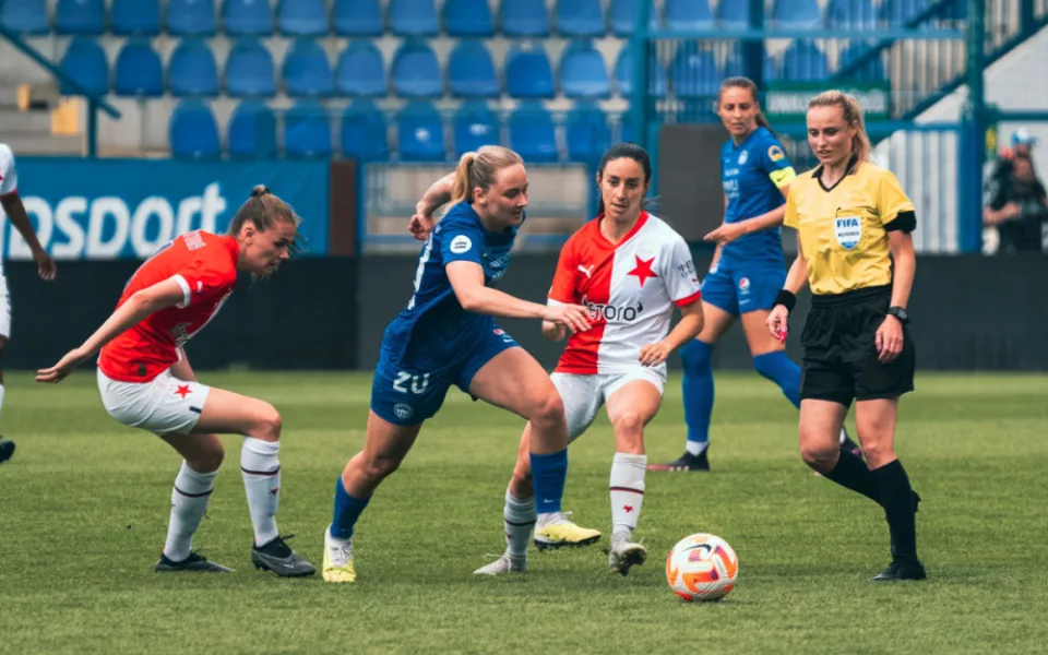 Šéf Slavie Tvrdík reaguje na gól slávistek v Liberci. Omluva i dopis vedení