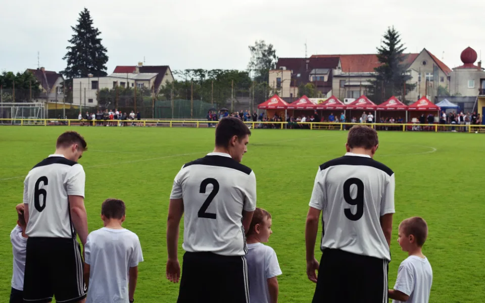 Převlékání v hostinci, stěhování i druhá liga. Lokomotiva oslavila 100. výročí