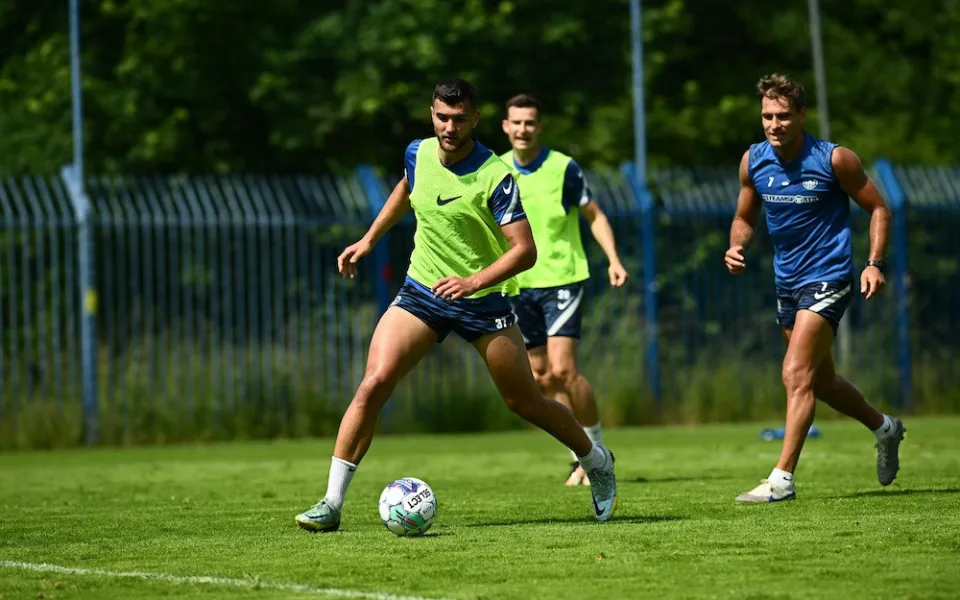 Útočníci ze Slavie a Bosny, s týmem se připravuje Chaluš. Slovan začal přípravu i s několika změnami v kádru