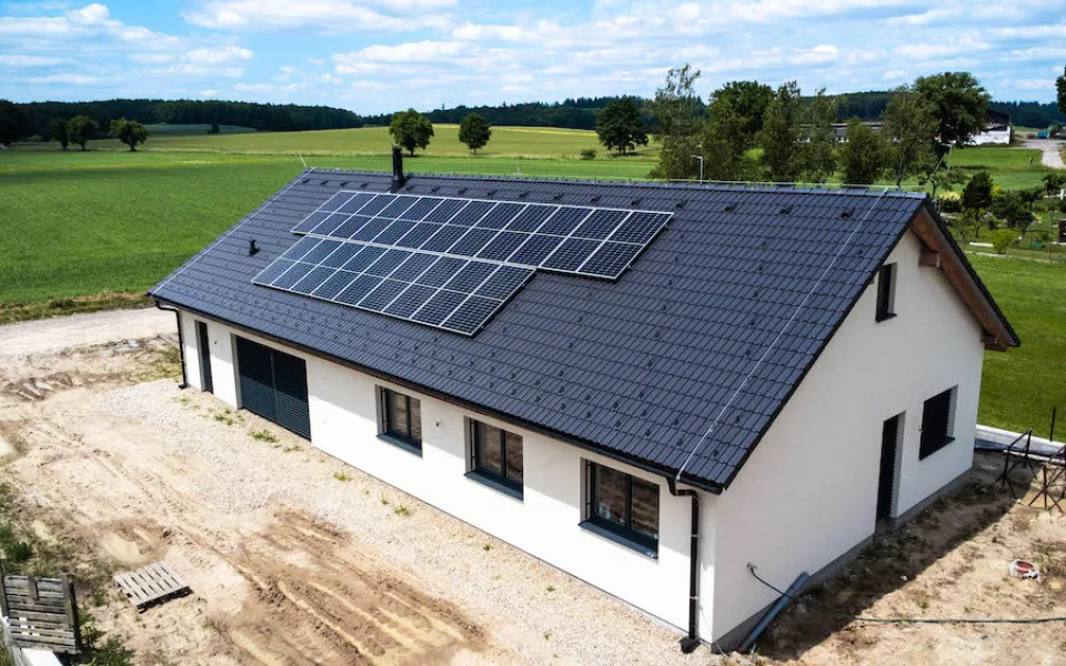 Nejlepší čas na pořízení fotovoltaiky je právě teď, říkají odborníci. Technologie je dostupnější než kdykoliv předtím