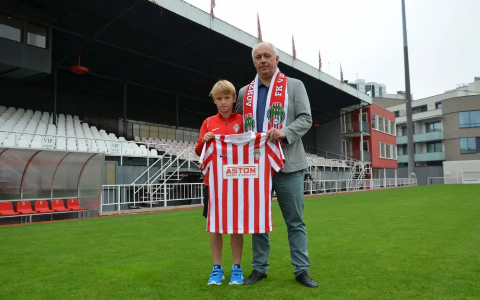 Jiří Smrž vytáhl Táborsko na výsluní, pak skončil kvůli sporům s městem. Dnes je v radě Viktorie Žižkov