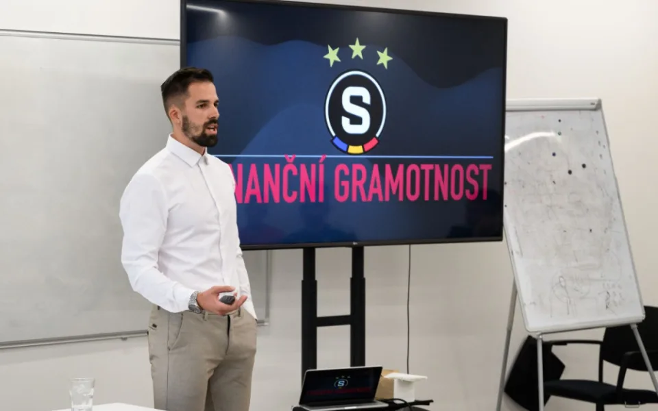 Bývalý fotbalista Roman Polom učí Sparťany, jak zacházet s penězi