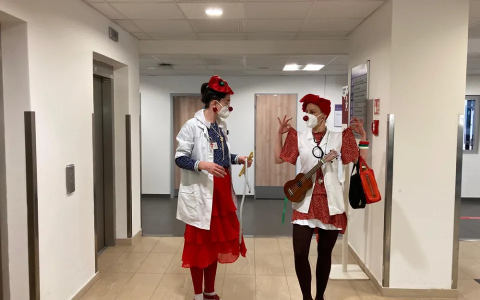 I v těch nejbolavějších okamžicích se všichni touží trochu radovat