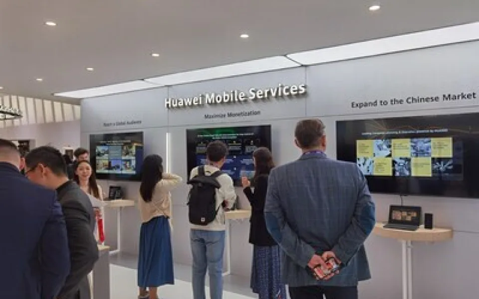 MWC 2024: Společnost HUAWEI Mobile Services posiluje vztahy s AVOW a Turismo Andalucía podepsáním memoranda o porozumění