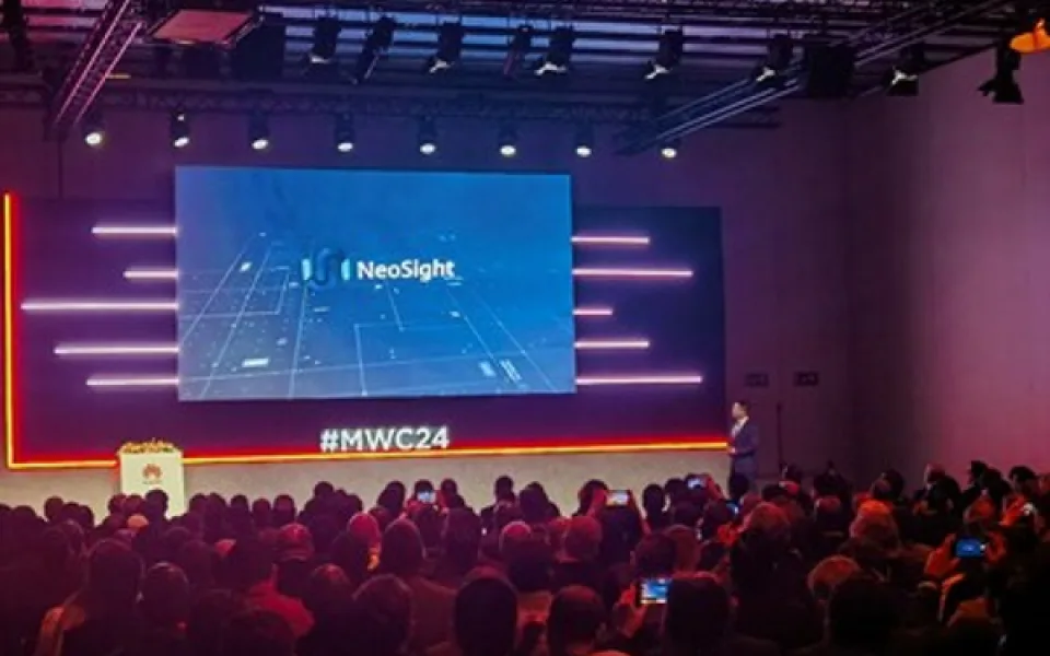 Huawei představuje NeoSight, lehký konvergovaný systém řízení nové generace pro komerční trh