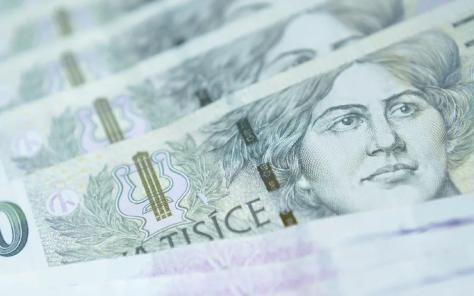 Průměrná mzda v Česku loni ve 4. čtvrtletí stoupla na 46 013 korun, reálně klesla