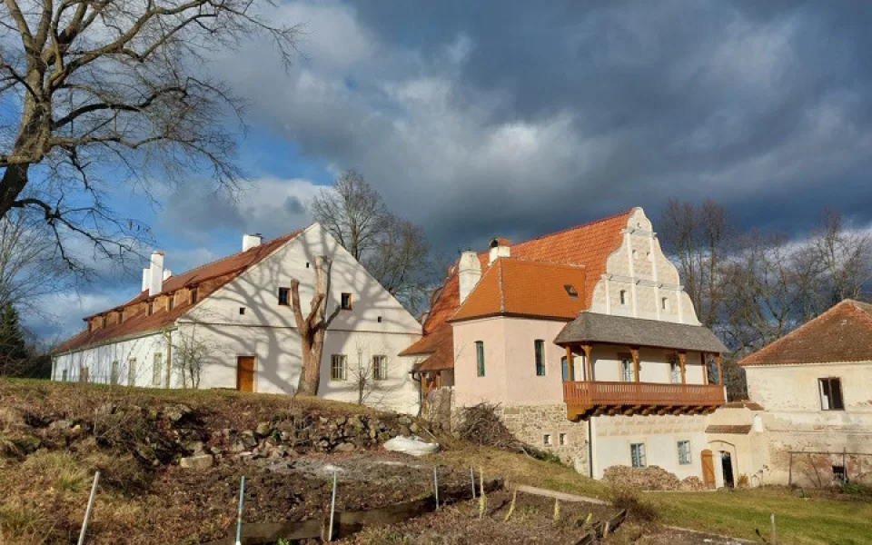 Unikátní centrum pro mládež v Mladějovické tvrzi u Strakonic