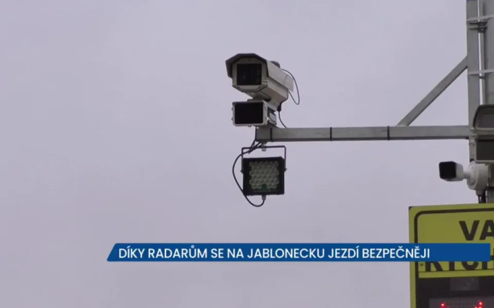 Díky radarům se na Jablonecku jezdí bezpečněji, řidiči se na místech, kde jsou, umírnili