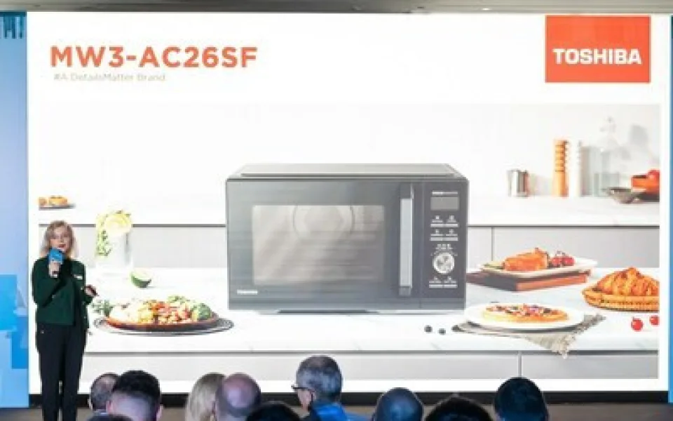 Společnost Toshiba představila nový design – novou mikrovlnnou troubu New Air Fry Microwave Oven na setkání Evropské obchodní konference 2024 v Řecku