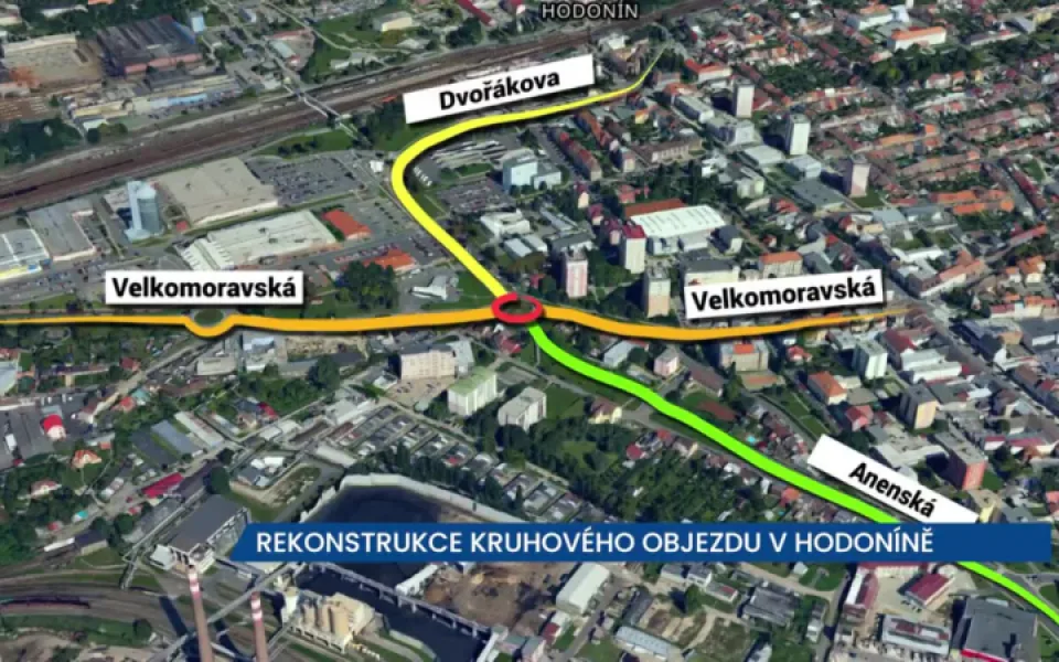 Opravu okružní křižovatky v centru Hodonína provází dopravní omezení
