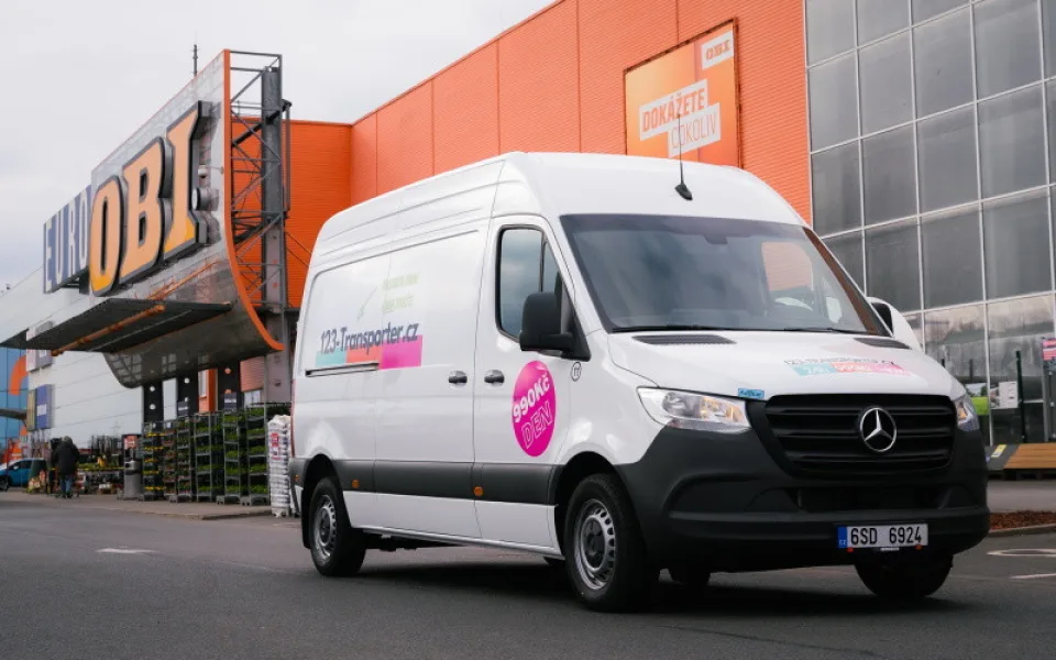 OBI a 123-Transporter spojují síly: Čeští zákazníci nyní získají stejné výhody jako zákazníci v Rakousku a Německu.