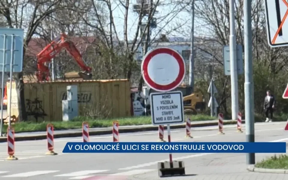 Olomoucká ulice v Brně je neprůjezdná, rekonstruuje se vodovod, řidiči by v místě měli dát pozor