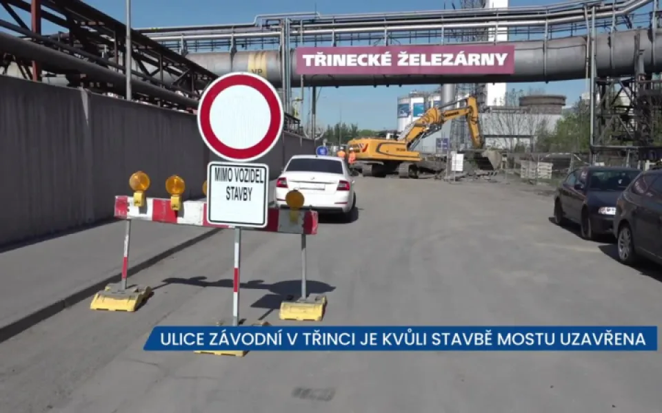 Ulice Závodní v Třinci je kvůli stavbě nového mostu zcela uzavřena