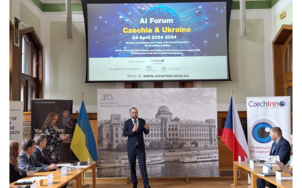 V Praze se uskutečnilo historicky první česko-ukrajinské AI Fórum