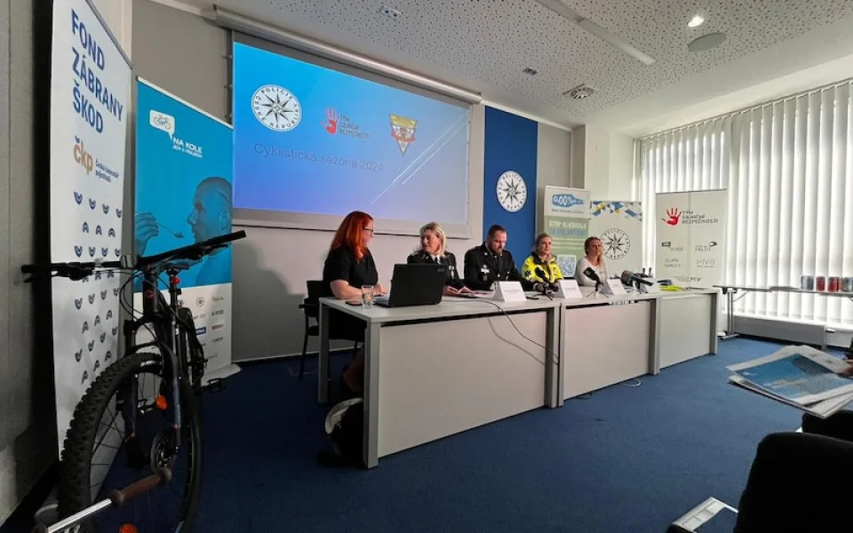 Projekt Na kole jen s přilbou letos rozšíří komunikační kampaň směrem k rodinám
