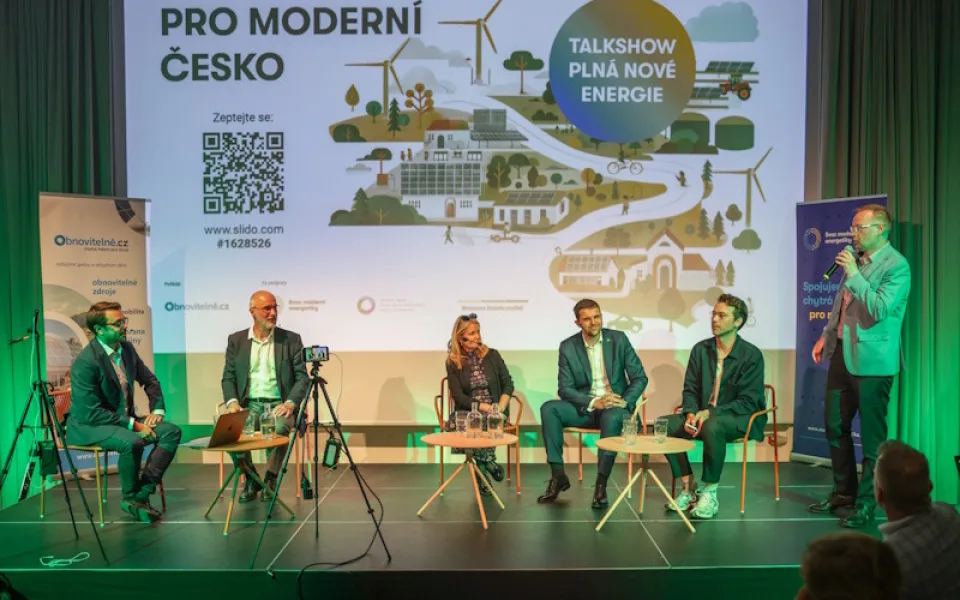 Čtyři hosté, jedno téma – Jak se vypořádat s klimatickou změnou? Udržitelná talkshow nabila Pardubice novou energií