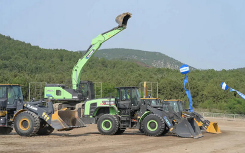 Společnost XCMG Machinery v Sü-čou předvedla 1200 hostům z více než 60 zemí a regionů novou generaci ekologických, inteligentních stavebních strojů