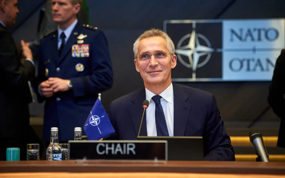 Stoltenberg: Země NATO se shodují na nutnosti prohloubit podporu Ukrajiny.