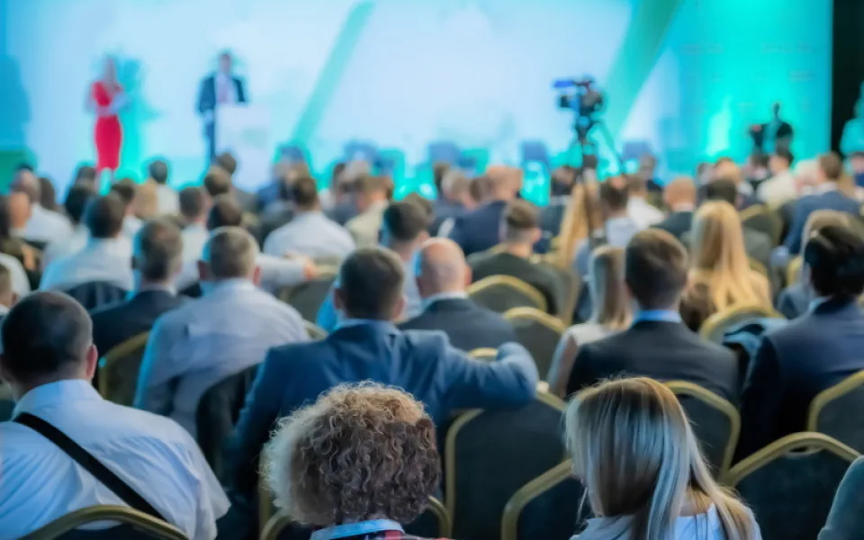 Eviden zve programátory a vývojáře na konferenci PragVue