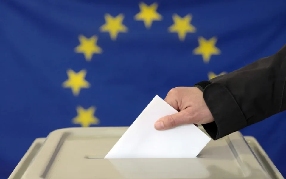 Živě: Přenos volební noci z centra Europa Experience v Praze