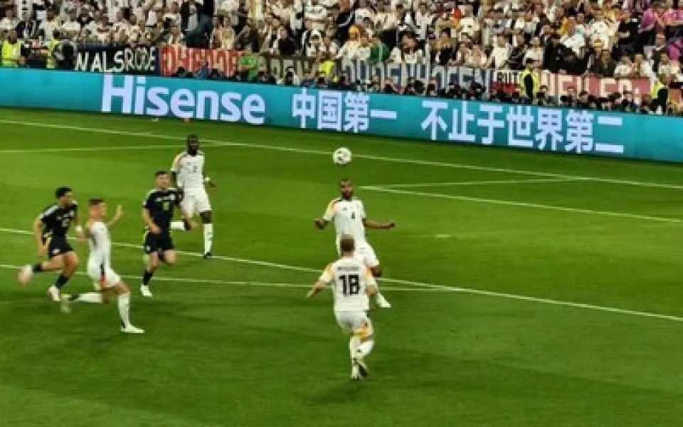 Hisense oslavuje při zahájení UEFA EURO 2024™ neopakovatelné televizní zážitky muralovou kampaní „BEYOND GLORY"