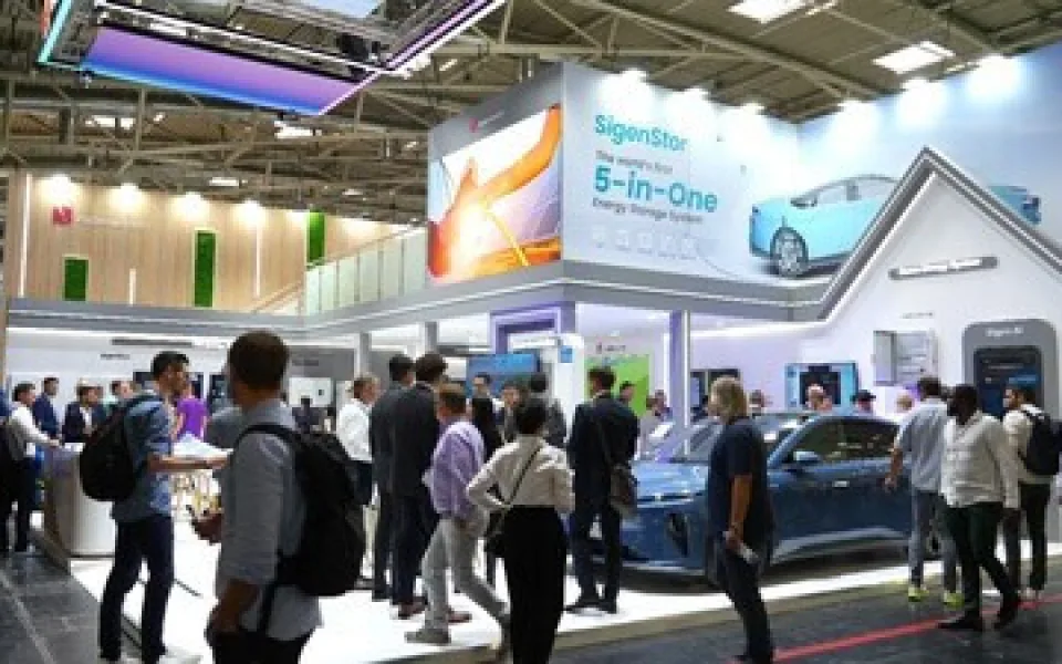 Společnost Sigenergy se na veletrhu Intersolar 2024 kromě stávajících produktů pro rezidenční uplatnění zaměřuje také na komerční a průmyslové nasazení
