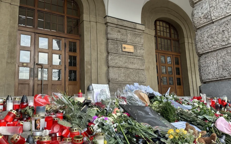 Útočník z fakulty cítil křivdu a zášť, policie chce zlepšit komunikaci i analýzu