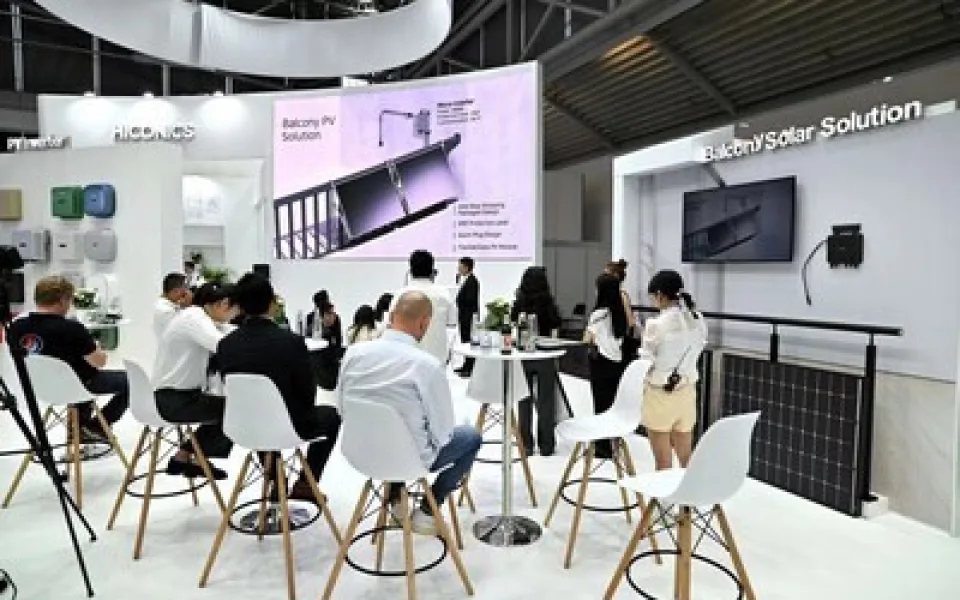 Společnost Midea Hiconics na veletrhu Intersolar 2024 představila celou řadu inovativních produktů pro rezidenční zelenou energii