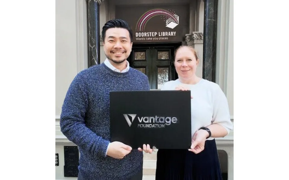 Nadace Vantage Foundation podpoří ve spolupráci s Doorstep Library gramotnost v rodinách ze znevýhodněných oblastí Spojeného království