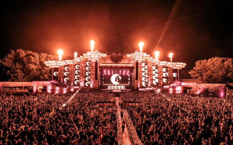 Taneční hudba odehnala mraky. V Ostravě začal 10. ročník festivalu Beats for Love