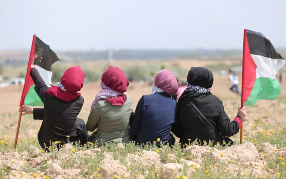 Postoj Čechů k většině zemí je stabilní, pohoršily si Ukrajina a Palestina.
