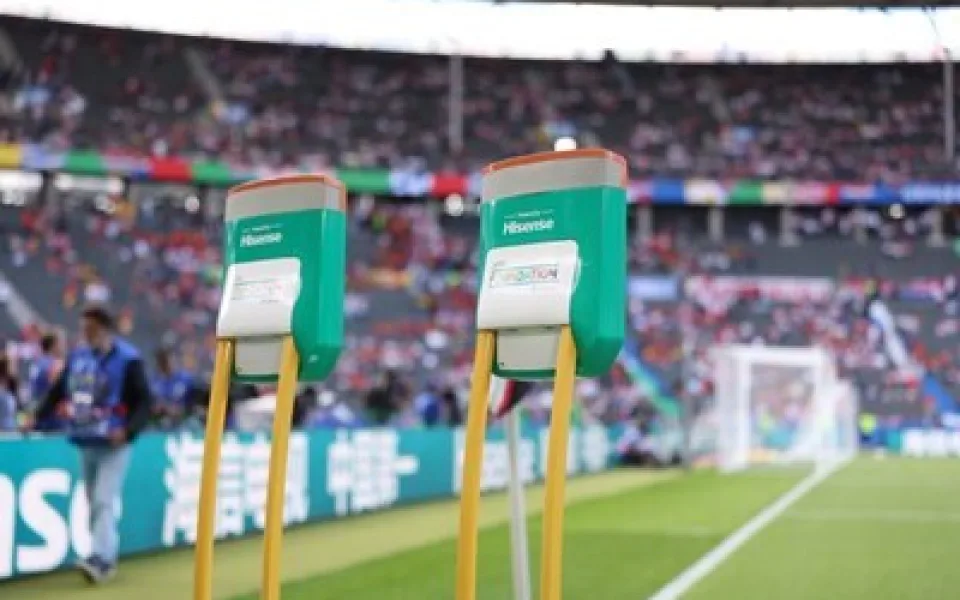 Iniciativa Faith In Young Champions: Společnost Hisense navázala spolupráci s nadací UEFA Foundation, aby populární sport zprostředkovala také hospitalizovaným dětem