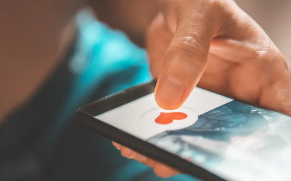 Třetina českých uživatelů online seznamek by využila umělou inteligenci jako pomoc při seznamování