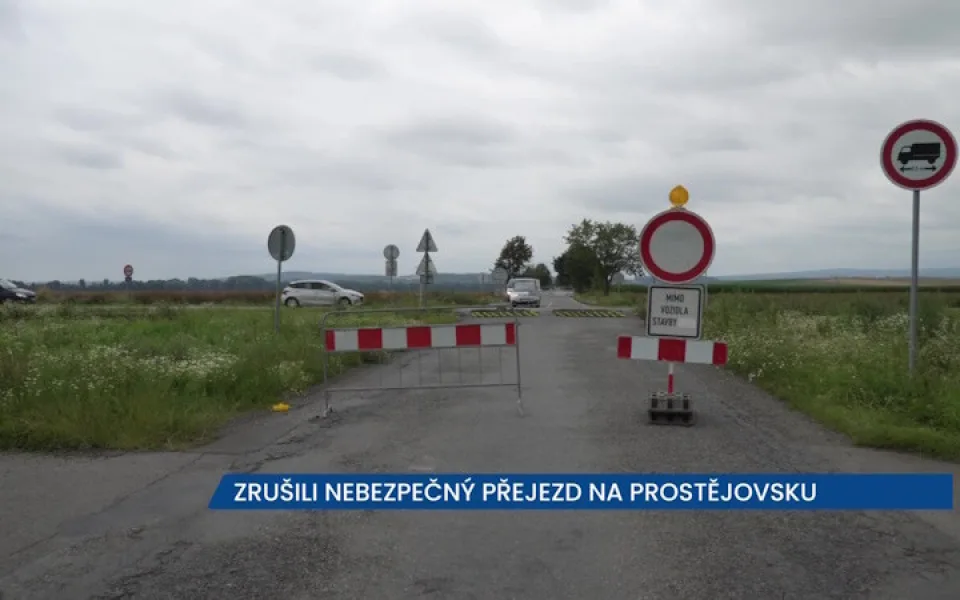 Zrušili nebezpečný přejezd na Prostějovsku, cesta je uzavřená