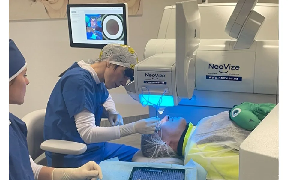Nejnovější technologie zbaví pacienta dioptrií za 10 sekund