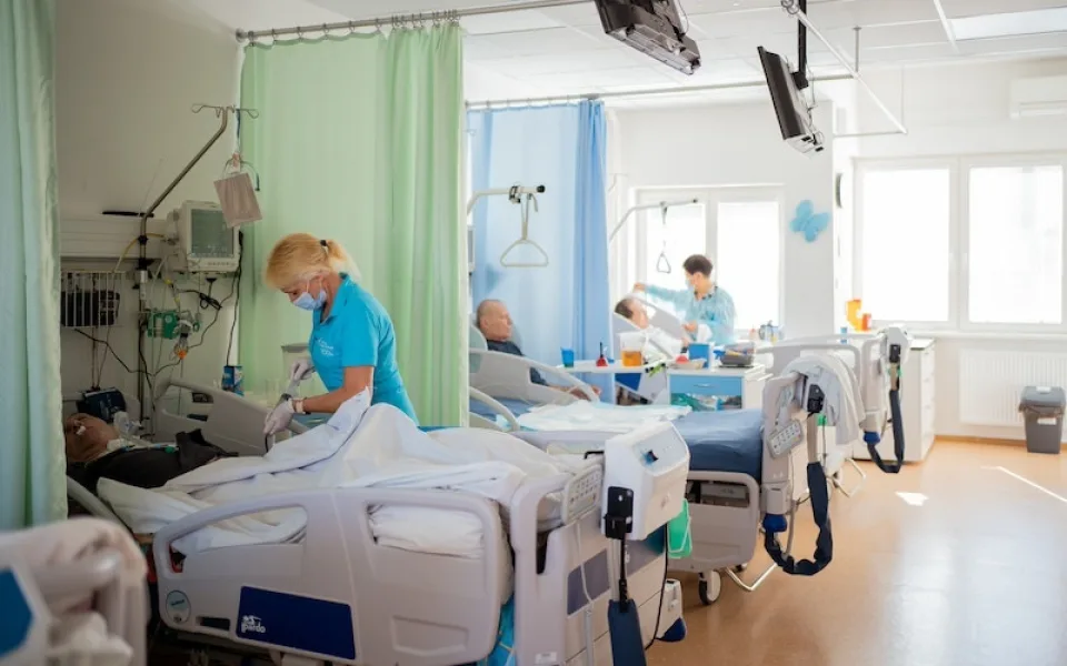 Pojišťovna VoZP odmítá nemocnici proplatit péči ve výši 2 mil. Kč