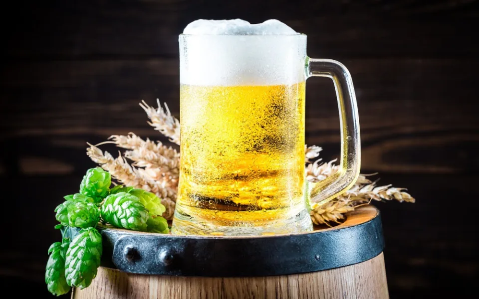 Čechům na dovolené nejvíc chybí český chleba a pivo. Po návratu míří nakoupit.
