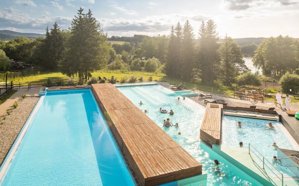 Wellness Hotel Frymburk láká na letní odpočinek a zábavu za akční cenu.