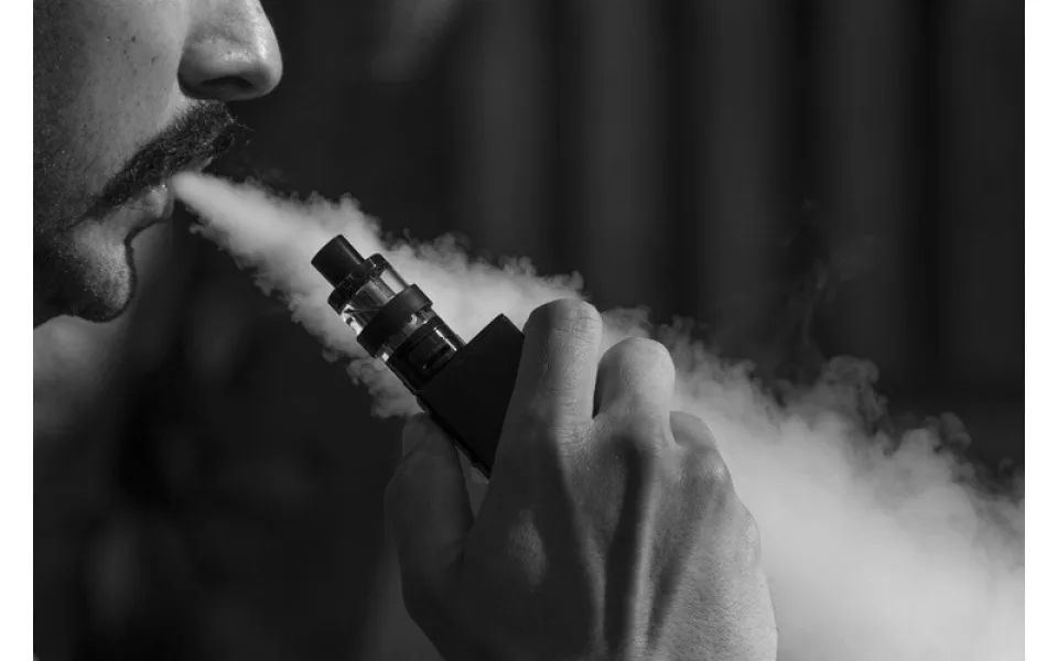 Ministerstvo zdravotnictví připravuje změnu vyhlášky, která by v Česku zcela znemožnila prodej elektronických cigaret