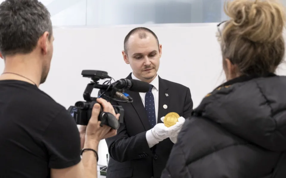 Zlaté léto. Žlutý kov opět přepisuje historické tabulky