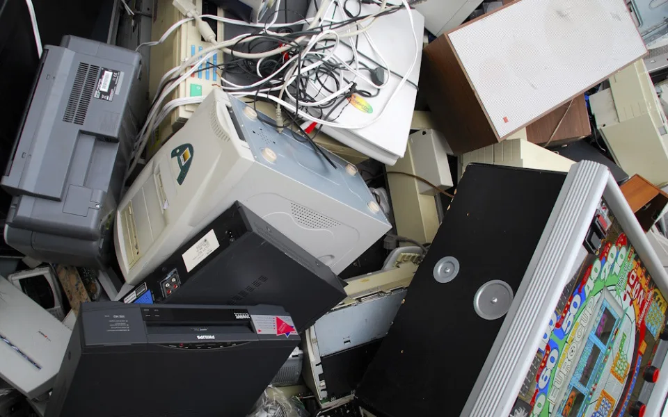 Studie CETA ukázala na mezery v plnění legislativních povinností při sběru elektroodpadu, důsledky to může mít pro spotřebitele, obce i výrobce