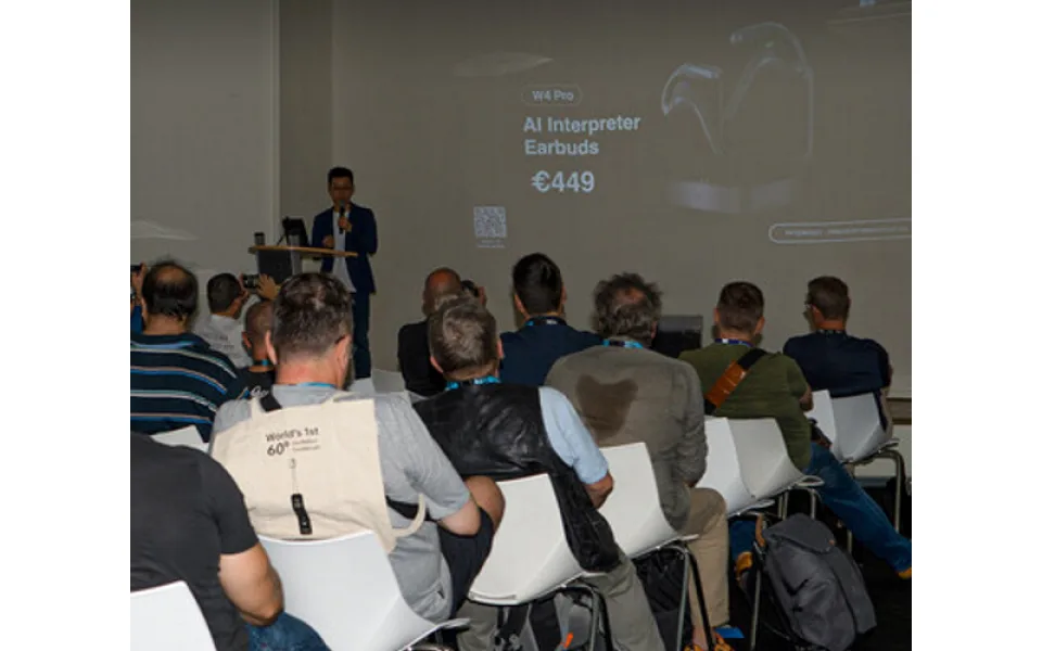 Více než jen zařízení: Timekettle představuje na veletrhu IFA 2024 tlumočící sluchátka s umělou inteligencí W4 Pro